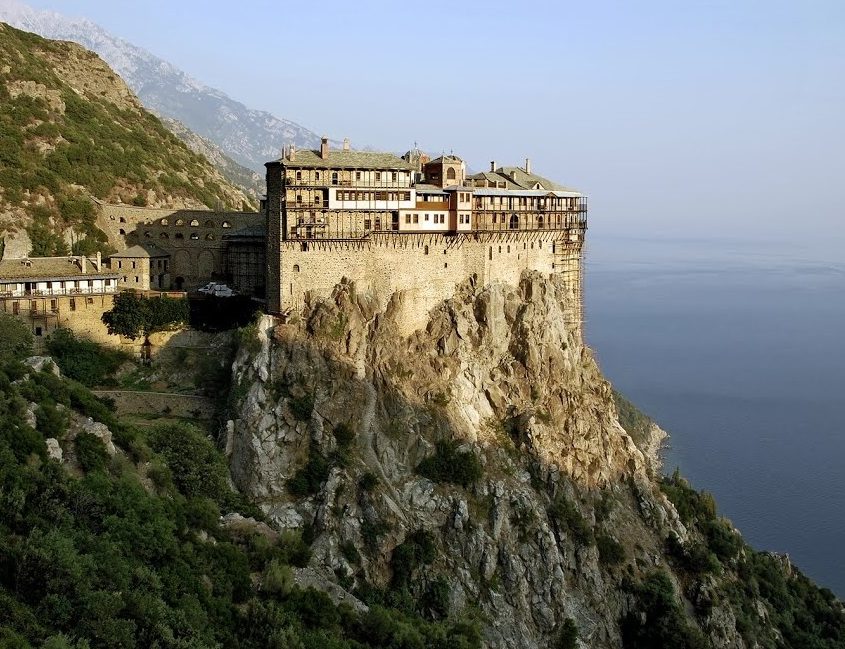 mount-athos-a-holy-place-to-visit-by-boat-845x649